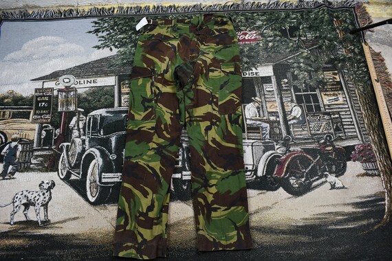 Vintage Camo Cargo Pants Size 32 x 28.5 / Streetw… - image 3