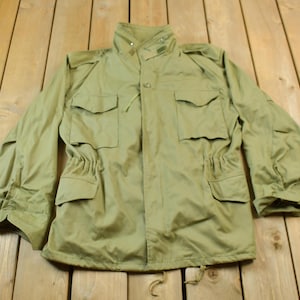 Vintage 2000 US Army Military Field Jacket / Button Up Jacket / US Army Green / Vintage Army / Streetwear Fashion / Army Jacket