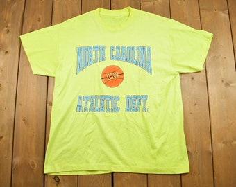 Koszulka uniwersytecka Uniwersytetu Karoliny Północnej z lat 80. / Koszulka NCAA / Americana / Odzież sportowa / Koszykówka vintage / UNC z lat 80.