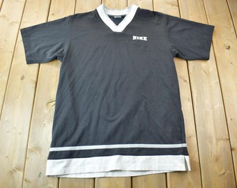 Vintage Y2K Nike Center Logo Embroidered Jersey T-Shirt / Vintage Streetwear / Vintage Sportswear / Vintage Nike