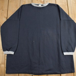 Vintage 1990s Black Blank Crewneck Sweatshirt / 90s Crewneck / Made In Canada / Essential / Streetwear / 90s Blank / One Size