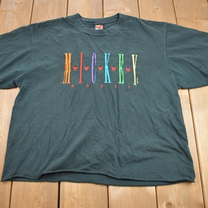 Vintage jaren 1990 Mickey Mouse geborduurd cartoon bijgesneden T-shirt / jaren 90 grafisch T-shirt / Cartoon / American Streetwear / Walt Disney Company
