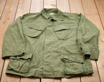 Vintage 1980s Military Field Jacket / Button Up Jacket / US Army Green / Vintage Army / Streetwear Fashion / Army Jacket