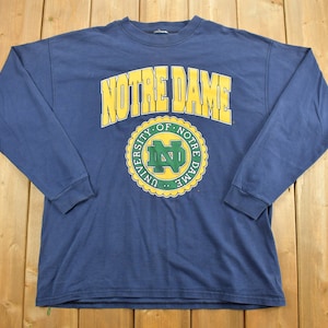 Vintage 1990s University Of Notre Dame Long Sleeve T-Shirt / Varsity Crest / Fightin Irish / 90s / Streetwear / Colligate / Football / Rudy