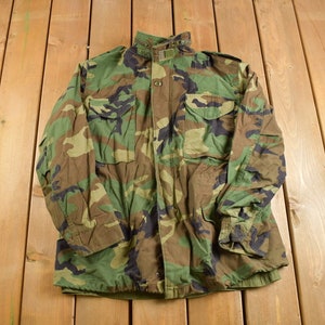Vintage 1990s Military Cold Weather Field Jacket / US Army Green / Vintage Army / Streetwear Fashion / Army Jacket