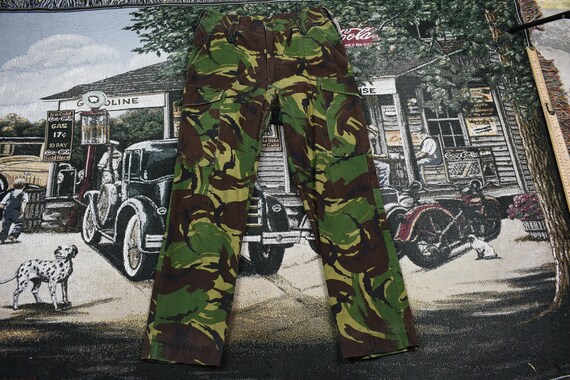 Vintage Camo Cargo Pants Size 32 x 28.5 / Streetw… - image 2