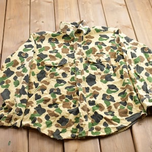 Vintage 1990s Duck Camo Button Up Jacket / Hunting Jacket / Vintage Camouflaged / Streetwear Fashion / Made In USA