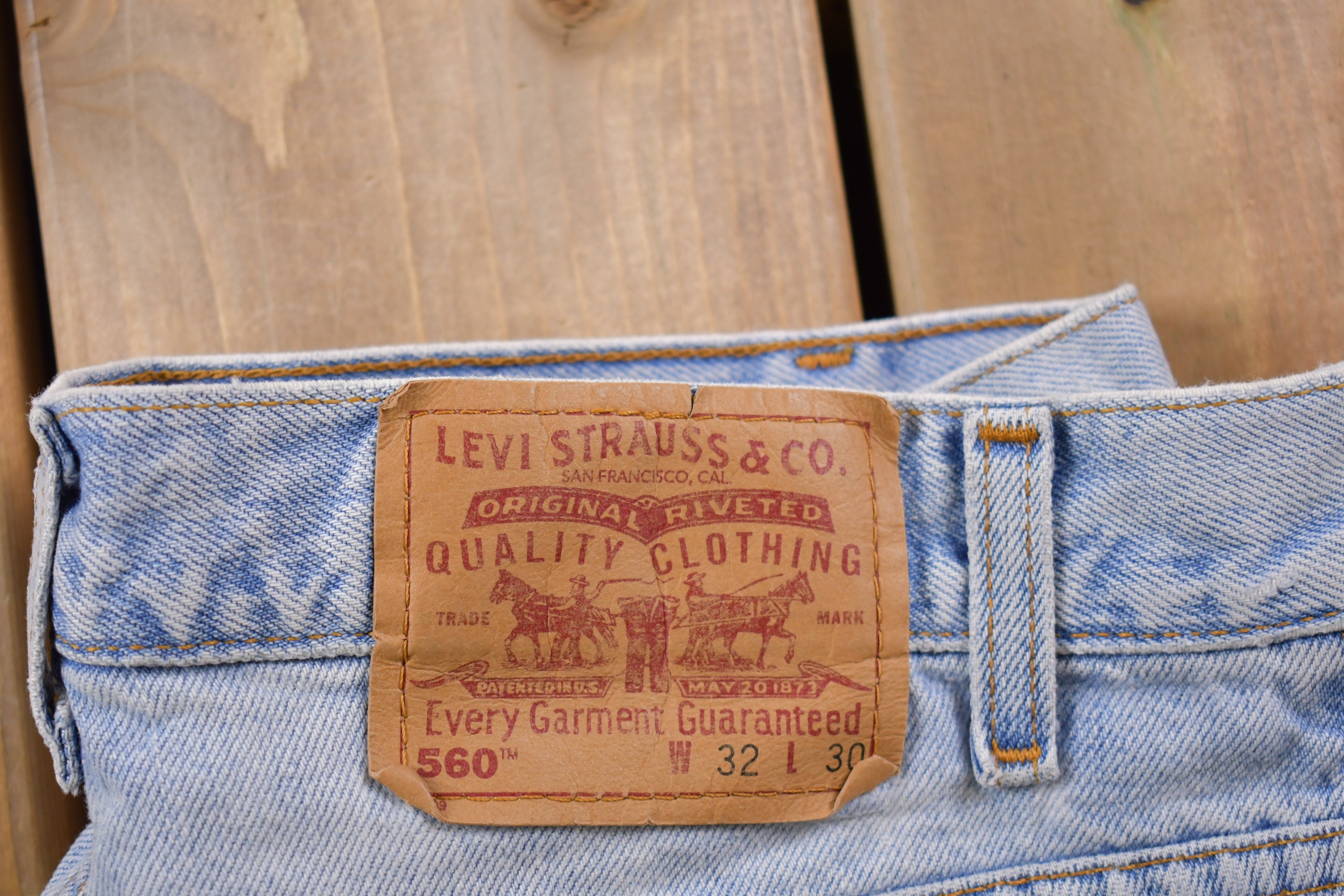 Vintage 1990s Levi's 560 Red Tab Jeans Size 32 X 30 / 90s Denim