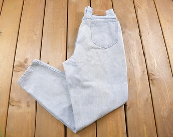 Vintage 1990's Lee Light Wash Blue Denim 28 x 29 / Made in USA / Basic Blue Jeans / American Vintage / Streetwear Fashion / Vintage Pants