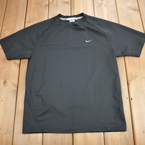 Vintage Y2K Nike Mini Swoosh Embroidered T-Shirt / Nike t Shirt / Vintage Streetwear / Vintage Nike
