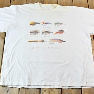 Vintage 1990-talsstil sportig t-shirt med enstaka sömmar och grafik för fiskebete / Tillverkad i Kanada / Flugfisketröja / Kanadensisk vintage