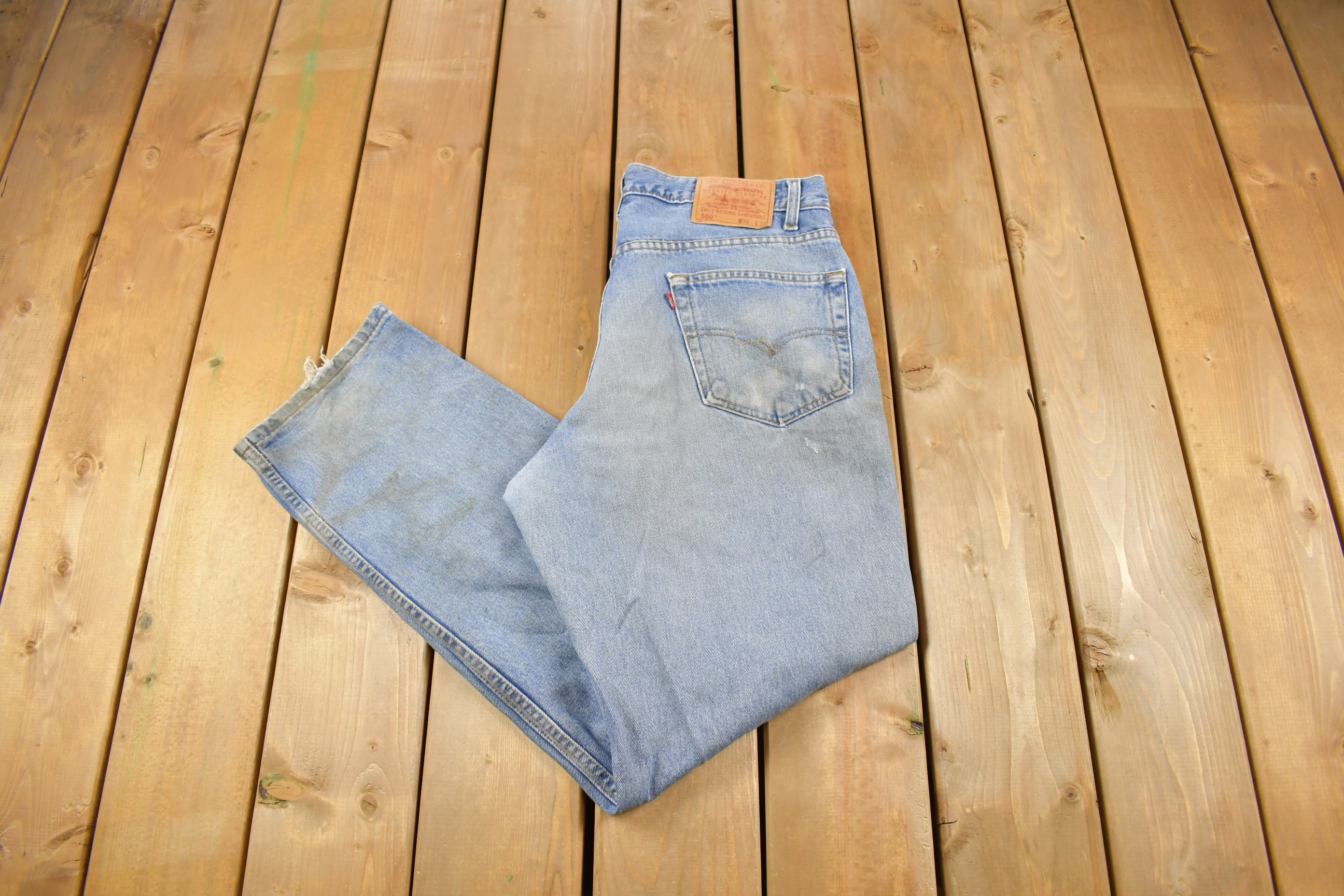 Vintage 1990s Levi's 550 Relaxed Fit Light Wash Jeans Size 34 X 30