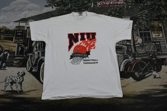 Vintage T-Shirt / NIU / Basketball Champions Graph