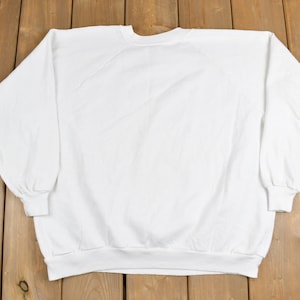 Vintage 1980s Hanes Her Way Raglan Crewneck Sweatshirt / 80s Crewneck / Vintage Blank / Essential / Made in USA / 90s Blank / White