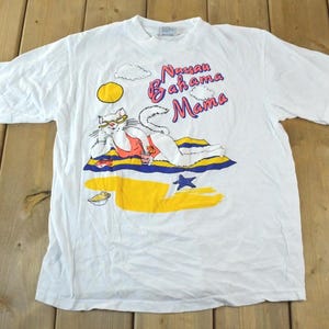 Vintage 1990s Nassau Bahama Mama Ladycat Souvenir T-Shirt / Streetwear / Made In USA / Vacation Tee / Travel T Shirt