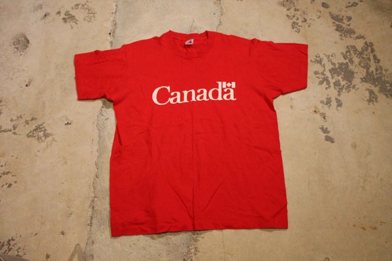Vintage T-Shirt / Canada Spell Out Graphic / Big F