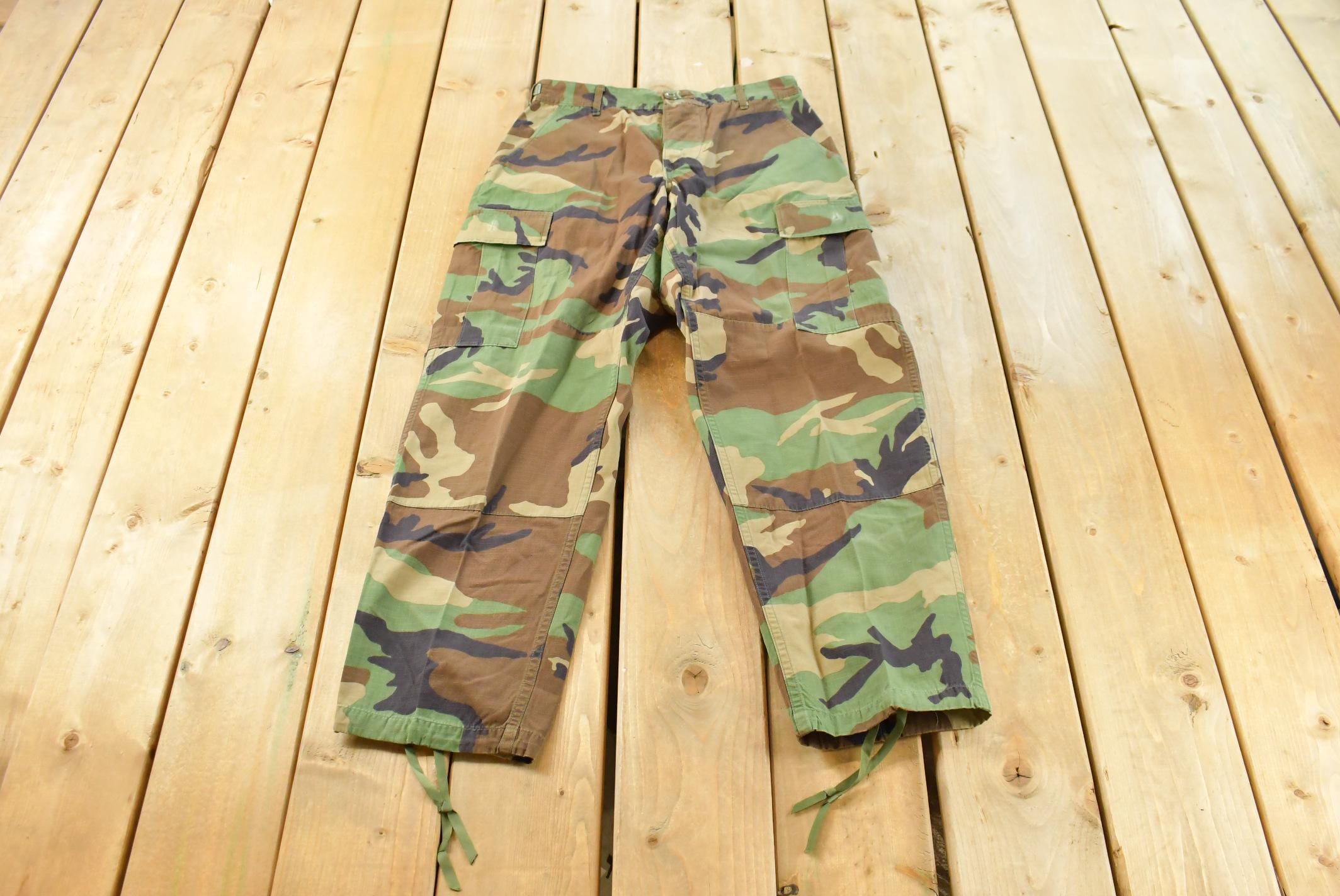 Vintage 1990s Army Woodland Camouflage Cargo Pants Men's S / Military Surplus / Military Pants / Vintage Cargos / Made in USA