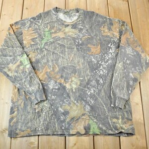 Vintage 1990s Realtree Camo Jerzees Outdoor Souvenir Pocket Crewneck Sweatshirt Made In USA / 90s Crewneck / Souvenir Sweater / Streetwear