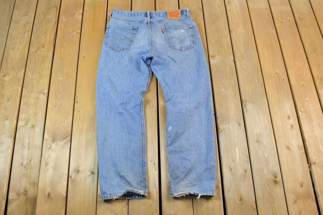 Vintage 1990s Levi Strauss 550 Red Tab Denim Jeans Size 34 X 32