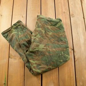 Vintage 1970s Woodland Camouflage Hunting Pants Size 38 x 27 / Streetwear / Camo Pants / Outdoorsman