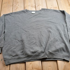 Vintage 1990s Blank Grey Crewneck Sweatshirt / 90s Crewneck / Made In USA / Essential / Streetwear / 90s Blank / Grey Sweatshirt