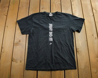 Vintage 2000s Nike Just Do It Graphic T-Shirt Size M