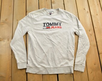 Vintage 1990s Tommy Jeans Sweatshirt mit Rundhalsausschnitt / Tommy Hilfiger / 90s Crewneck / Athleisure / Streetwear / Graues Rundhalssweat / 90s Tommy