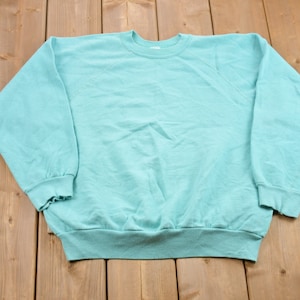Vintage 1980s Made In USA Basic Raglan Crewneck Sweatshirt / 80s Crewneck / Souvenir / Athleisure / Streetwear / Travel And Tourism