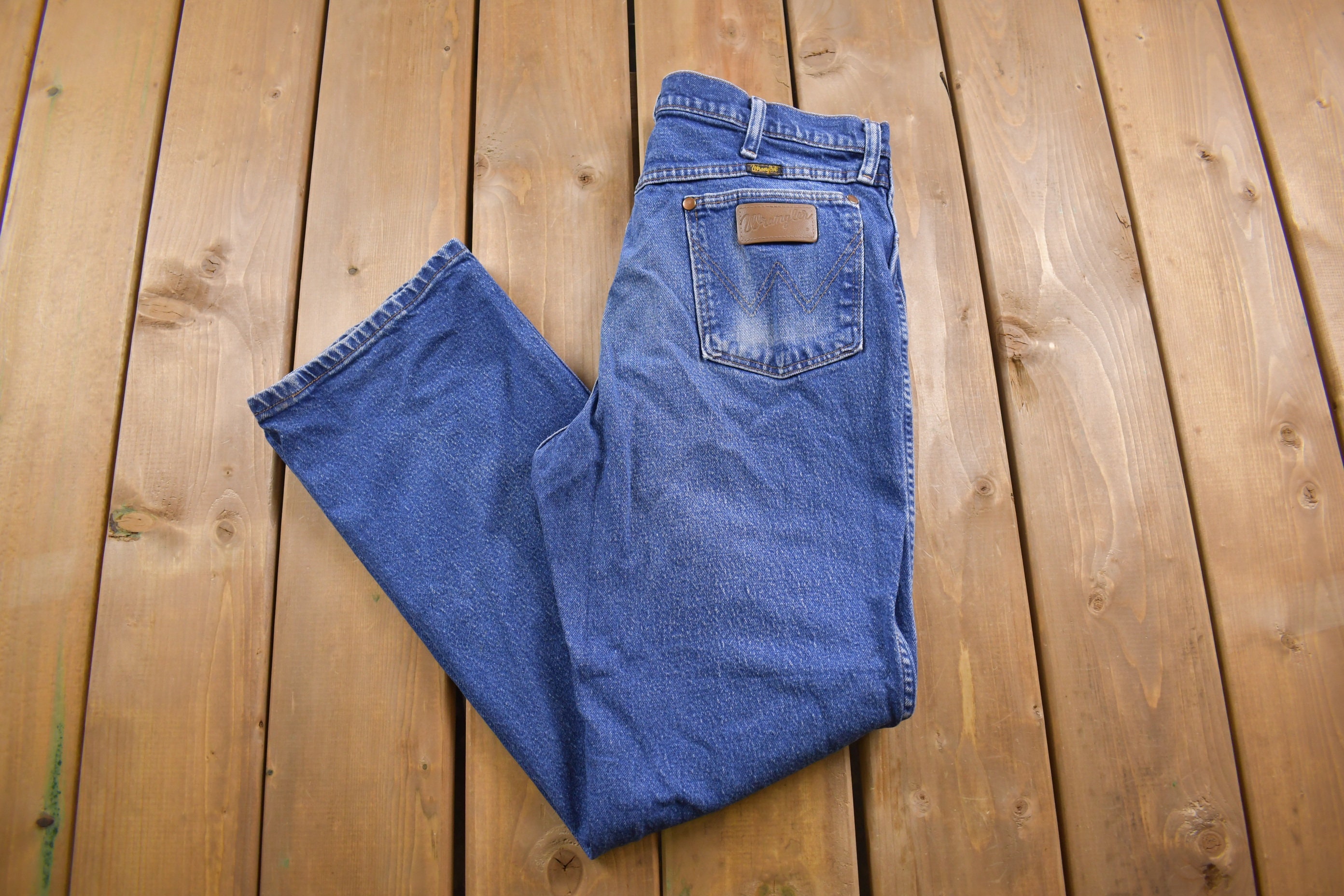 Vintage 1990's Wrangler Blue Jeans 32 X 29 Basic Blue Jeans - Main Image