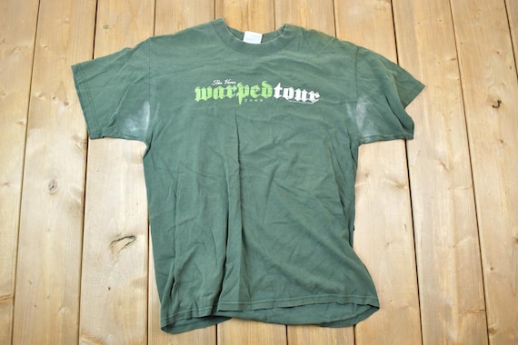 Vintage 2002 Vans Warped Tour Souvenir T-shirt / Streetwear / Made