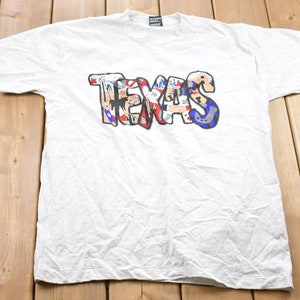 Vintage 1990s Texas Graphic T-Shirt /  80s / 90s / Streetwear Fashion / Made In USA / Vacation Tee / Travel & Tourism