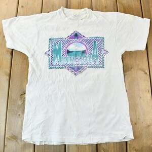 Vintage 1990 Minnesota Graphic Souvenir Travel T-Shirt Made In USA / Single Stitch / White Tee
