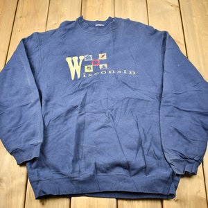 Vintage 1990s Wisconsin Embroidered Crewneck Sweatshirt / 90s Crewneck / Souvenir / Athleisure / Streetwear / Travel And Tourism