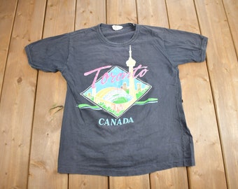 Vintage 1980s Toronto Canada Graphic Souvenir T Shirt / Streetwear / Vacation Tee / Travel T Shirt / Single Stitch / Made In Canada