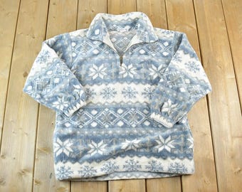 Vintage 1990s Northern Getaway Fleece AOP Outdoorsman Snowflake Sweater / 90s Sweater / Streetwear / Hiking / Fleece Zip up
