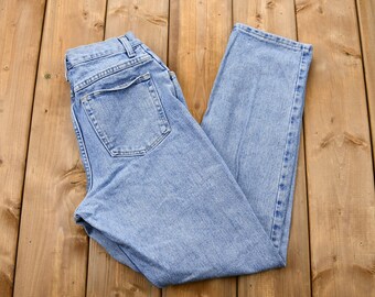 Vintage 1990s Wrangler Mom Light Wash Jeans / Streetwear Fashion / High Waist Bottoms / Denim / Made In USA / Retro Style