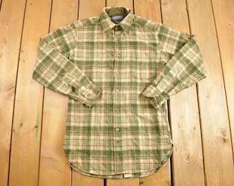 Vintage 1990s Pendleton Plaid Button Up Shirt Size L / 100% Virgin Wool / Made In USA / Flannel / VTG