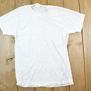 Vintage 1990s Blank White T-Shirt / Vintage T Shirt / Streetwear / Graphic Tee / Single Stitch / Made In USA
