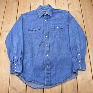 Vintage 1990s Wrangler Western Style Denim Snap Button Shirt / 1990s Button Up / Vintage Cowboy Shirt / Rodeo Shirt
