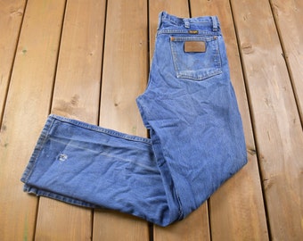 Vintage 1990's Wrangler Jeans 32 x 31 / Basic Blue Jeans / American Vintage / Streetwear Fashion / Vintage Pants