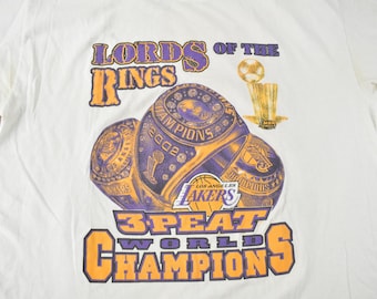 Vintage 2002 Los Angeles Lakers NBA Peat Champs Graphic T-shirt