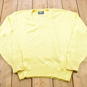 Vintage 1990s Yellow Knitted Janzen V-neck Sweater / Vintage Knit / 90s Sweater / Colorful / Sweatshirt / Abstract Pattern / Made In USA