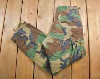 Vintage 2001  Army Military Camouflage Cargo Pants Size 29 x 28 / Army Pants / Military Pants / Vintage Cargos