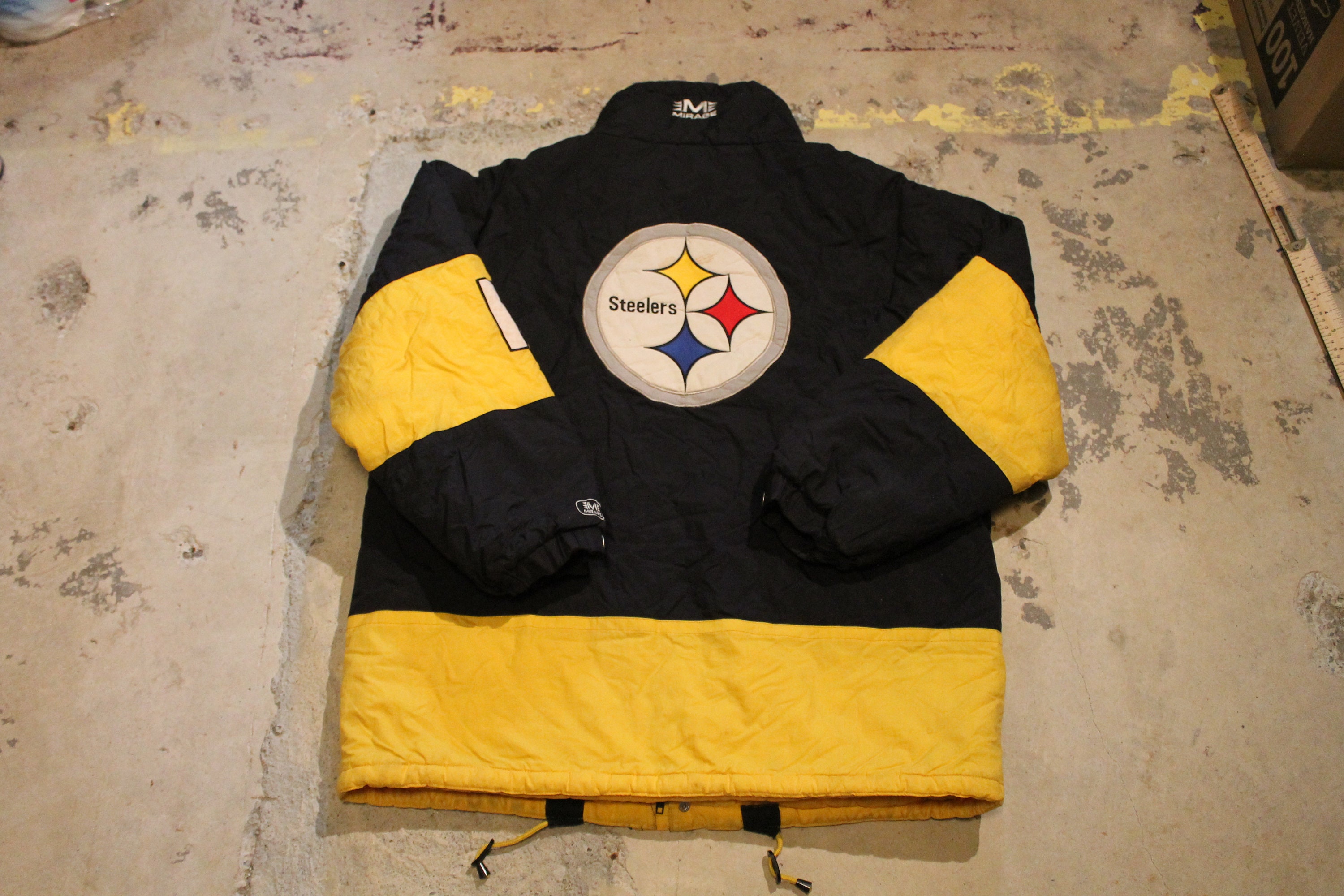 Vintage 1990s Pittsburgh Steelers NFL Mirage Full Zip Puffer