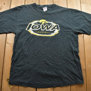 Vintage 1990s Iowa Hawkeyes College football Collegiate T-Shirt / NCAA Tee / Americana / Sportswear / Football / Hawk / University Of Iowa