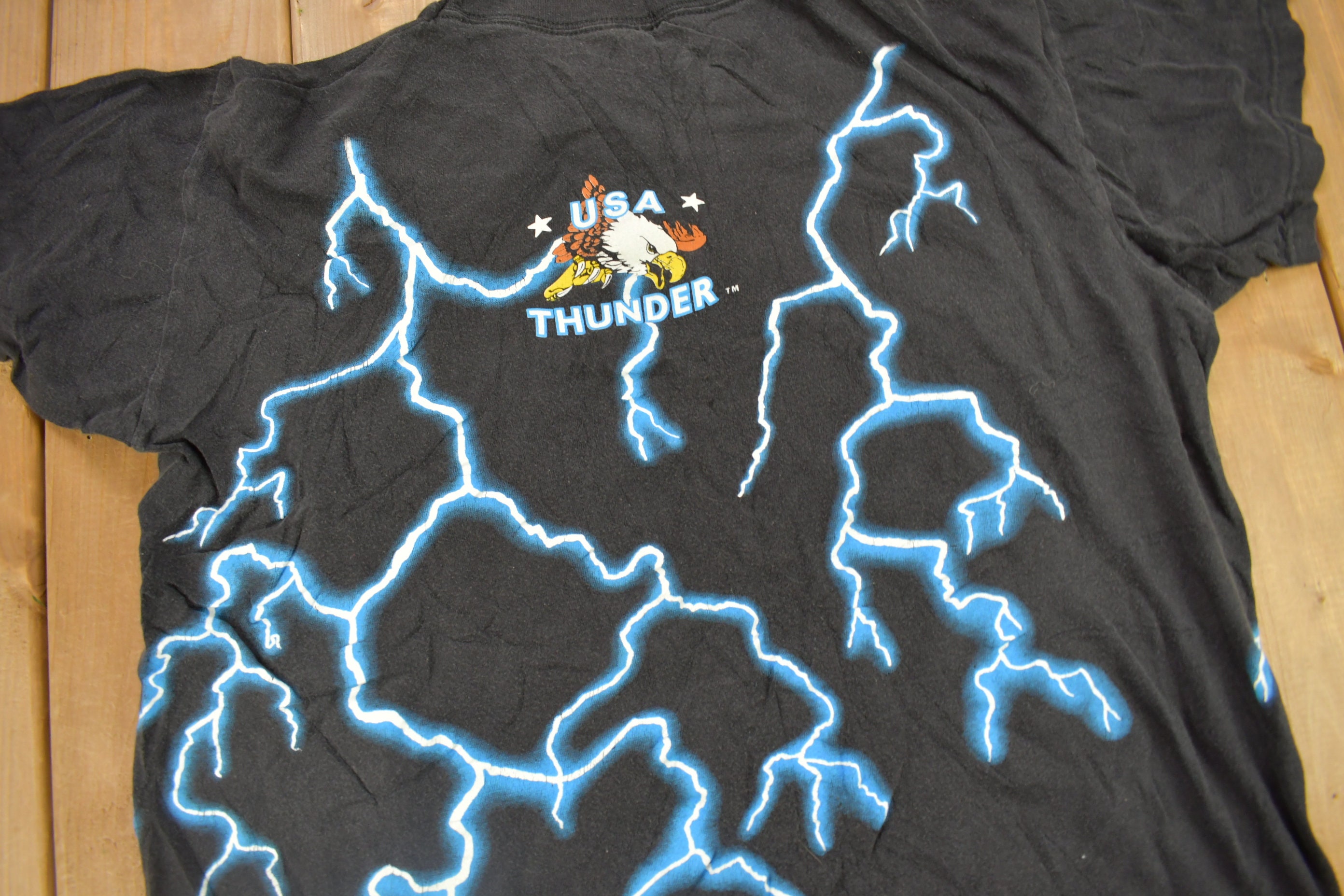 Vintage 1990s American Thunder Howling Wolves Graphic T-shirt 