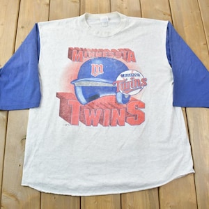 Vintage 1994 Minnesota Twins MLB World Champions Graphic T-Shirt / Made In USA / Single Stitch / MLB Baseball / 90s Streetwear / Sportswear