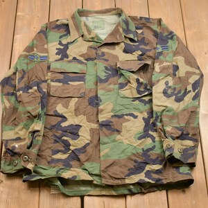 Vintage 1990s American Army Camo Button Up Jacket / 1990s Button Up / Vintage Flannel / Casual Wear / Workwear / Pattern Button Up