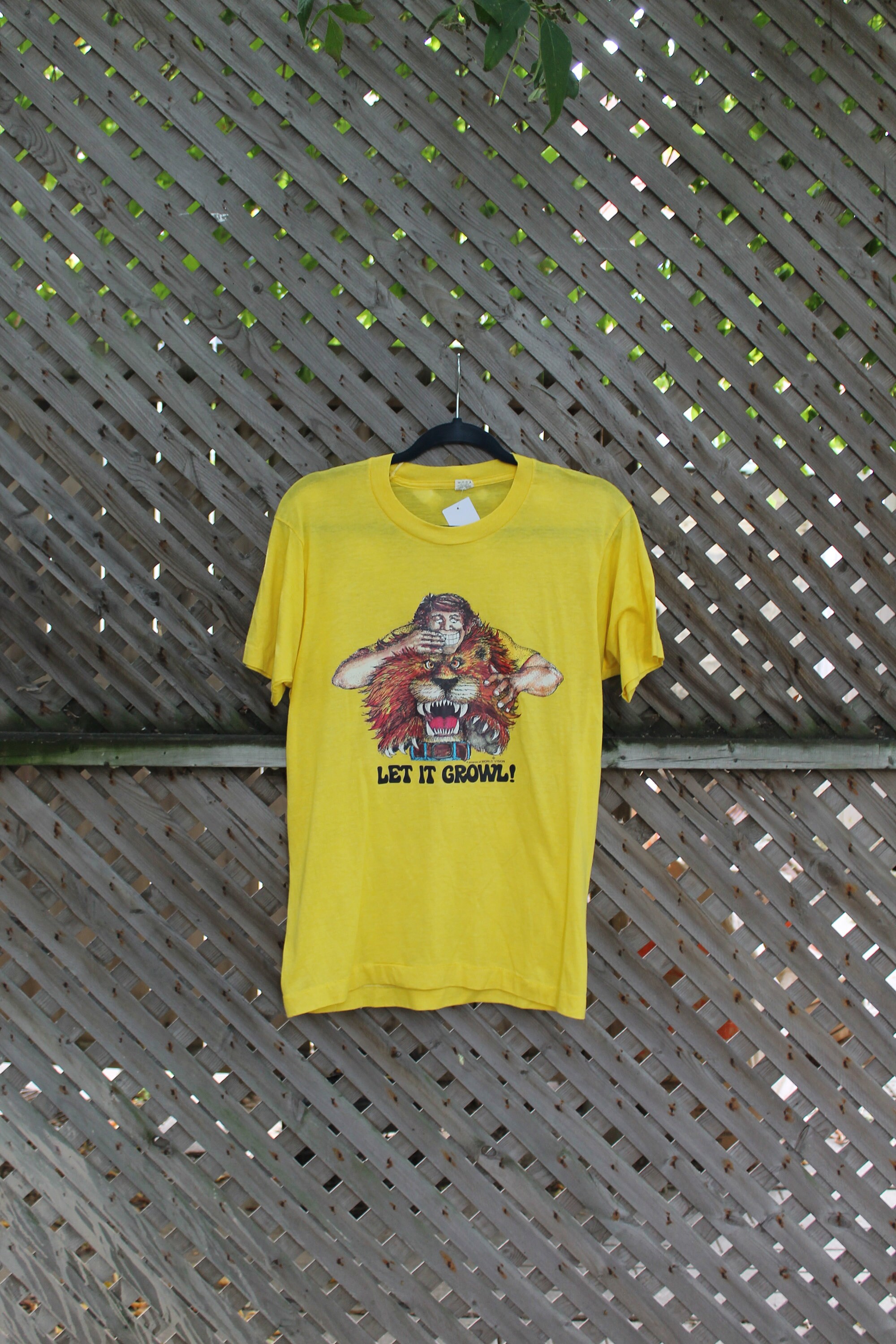 Vintage 1980s Let It Growl Novelty T Shirt / Cartoon Graphic Shirt