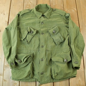 Vintage 1980s Canadian Army Military Field Jacket / Button Up Jacket / US Army Green / Vintage Army / Streetwear Fashion / Army Jacket